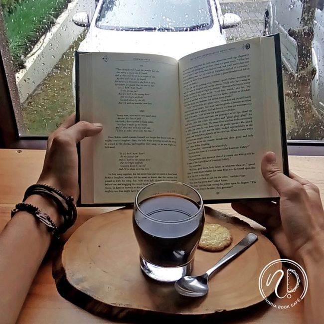 Nimna Book Cafe