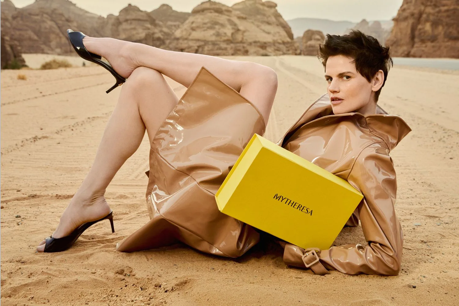 마이테레사 (Mytheresa) hero banner