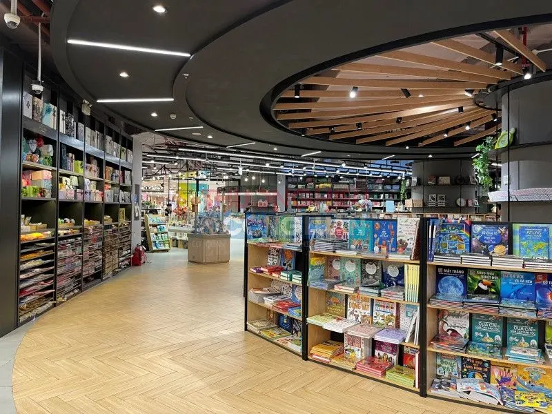 Phương Nam Books hero banner