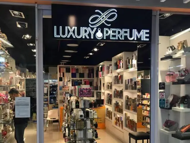 Luxury Perfume Malaysia hero banner