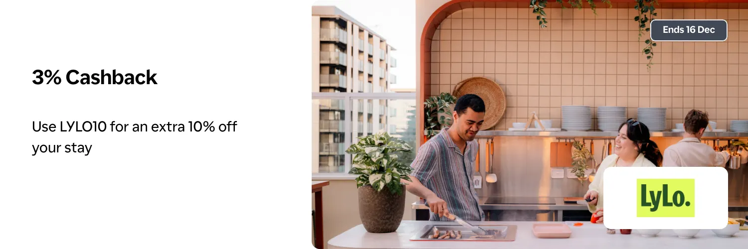 LyLo_2025-12-16_web_l1_travel_hero