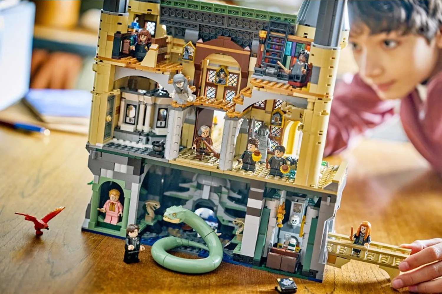 Casey's Toys hero banner