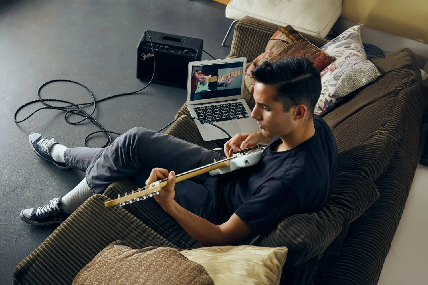 Fender Play hero banner