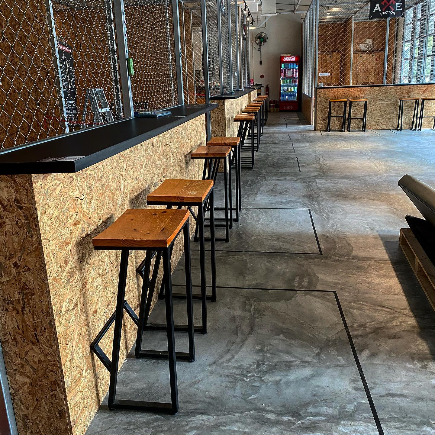 1 Hour Axe Throwing for 4 pax + 4 x $3 Drink Voucher at Axe Factor - Get Deals, Cashback and Rewards with ShopBack GO