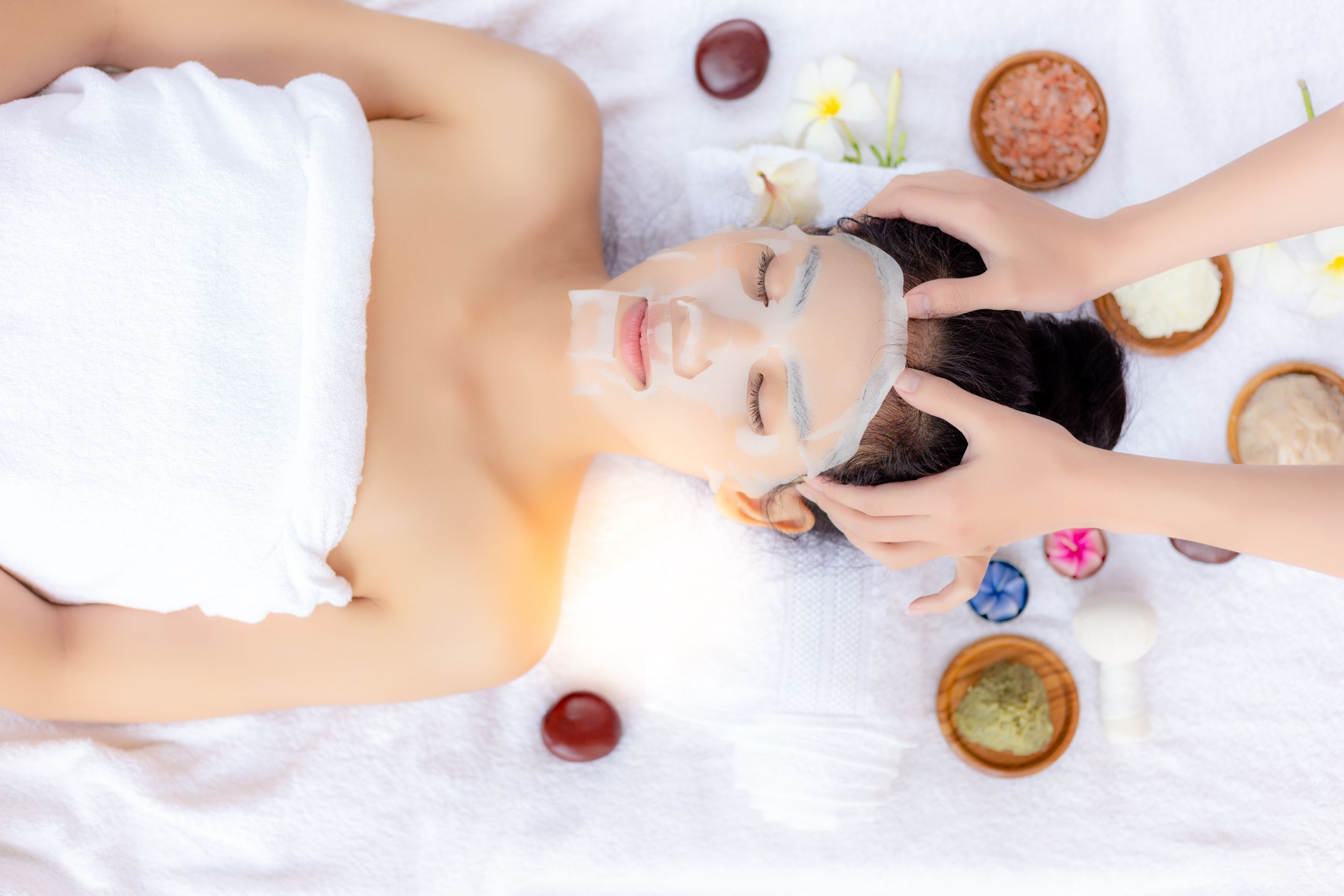 60-min HydraCollagen 24k Ultrasonic Facial for 1 person at Spa Infinity - Get Deals, Cashback and Rewards with ShopBack GO