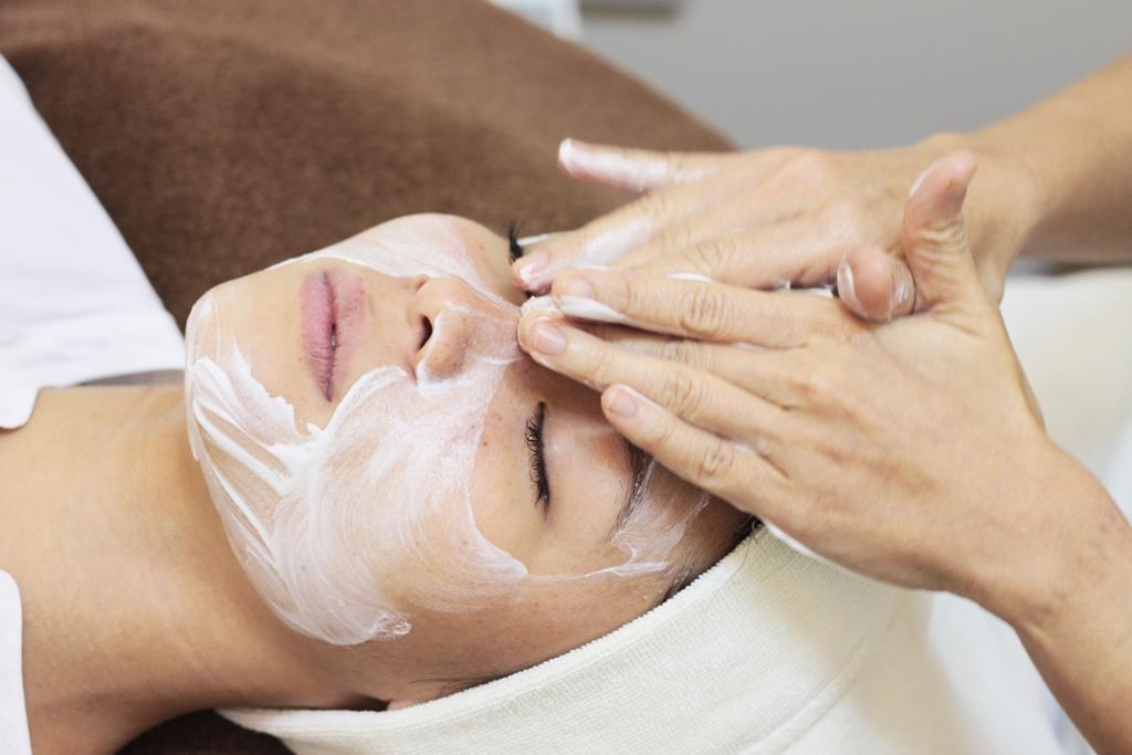 75-Min Pure Tincture Customised Organic Facial (1 Session) at Pure Tincture - Get Deals, Cashback and Rewards with ShopBack GO