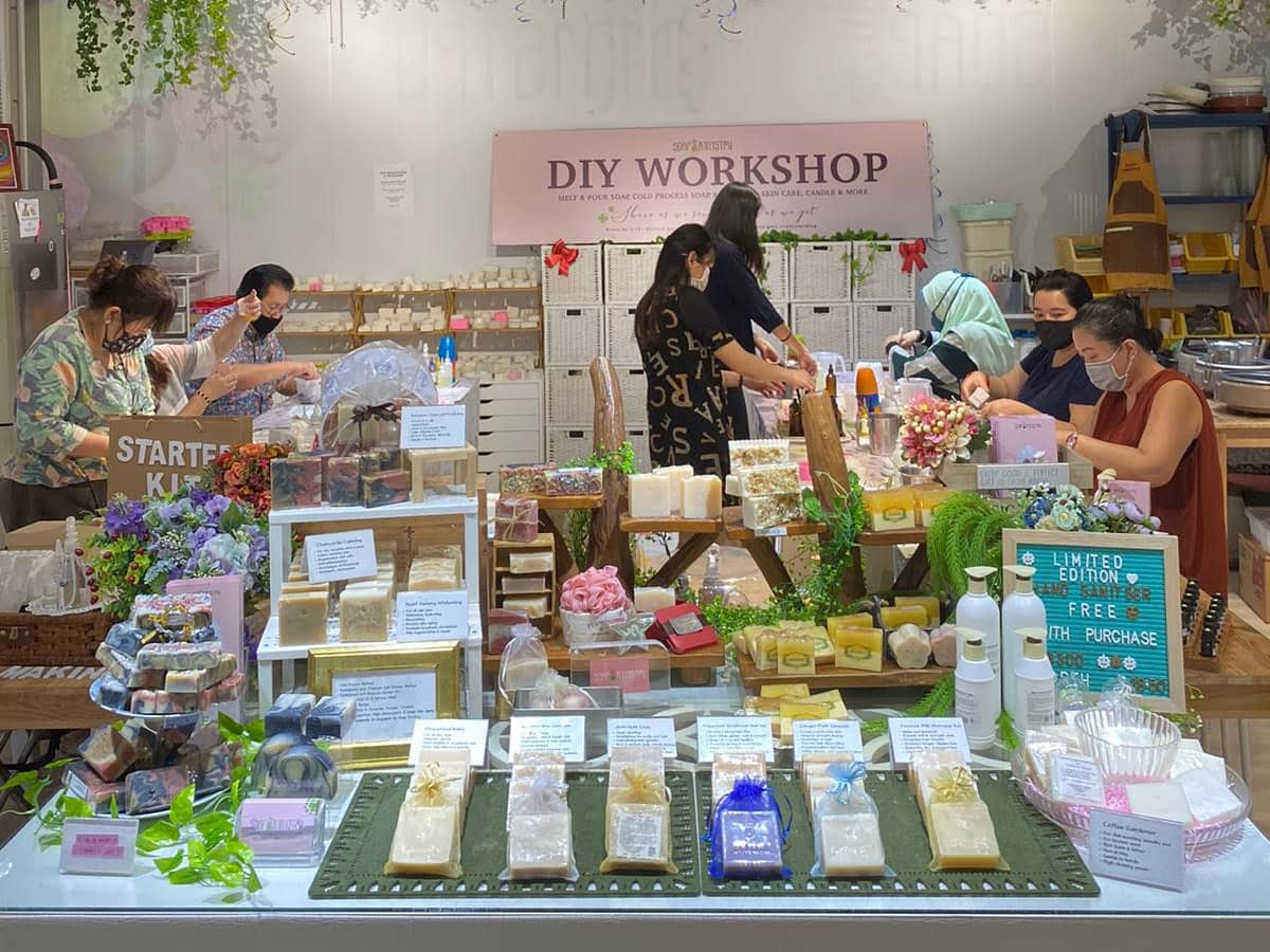 1.5 Hours Bath Bomb Workshop for 1 pax at Soap Ministry - Get Deals, Cashback and Rewards with ShopBack GO