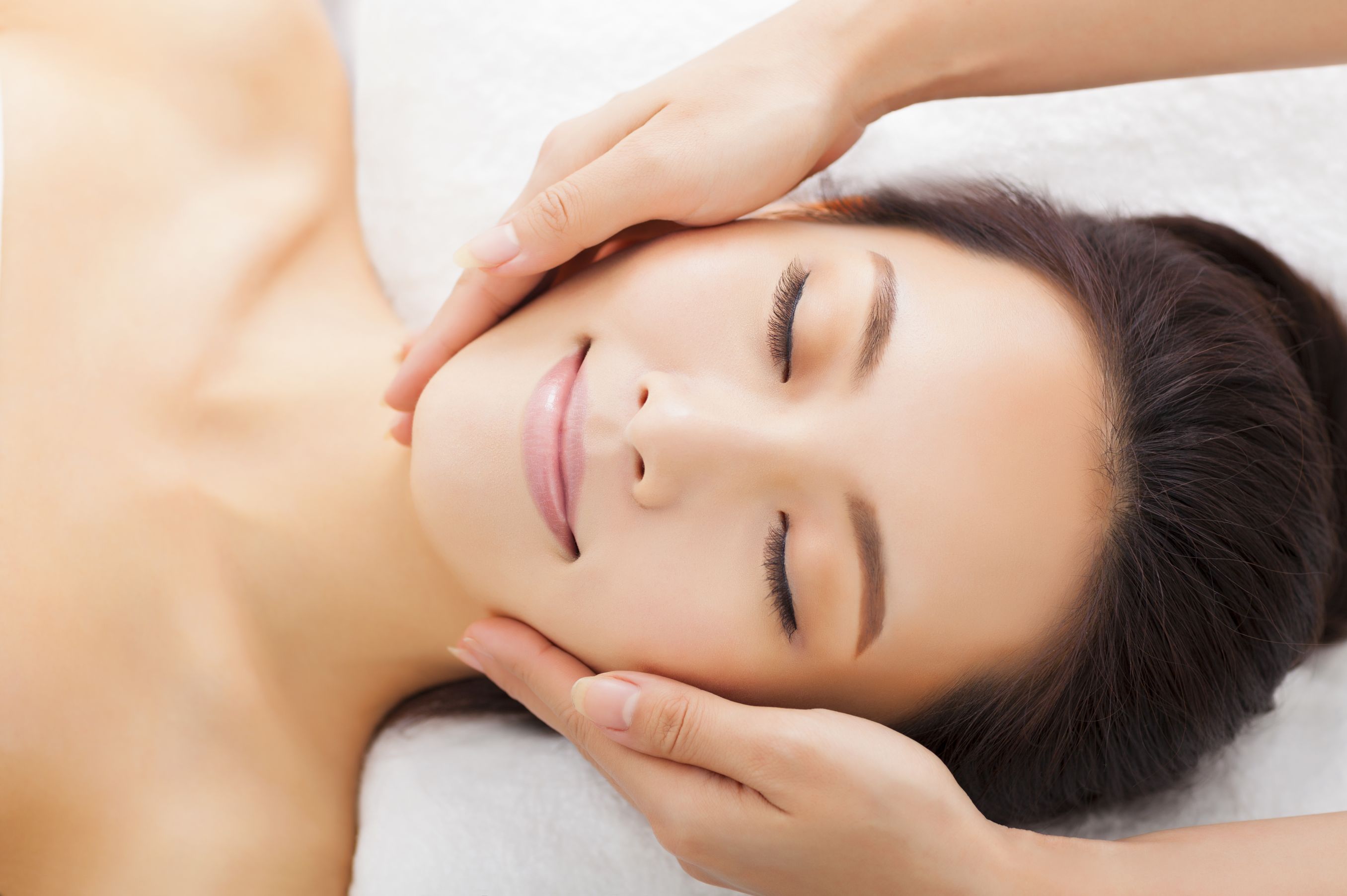 90 min Signature Collagen Lifting Facial/ Korean Oxyjet Facial for 1 person