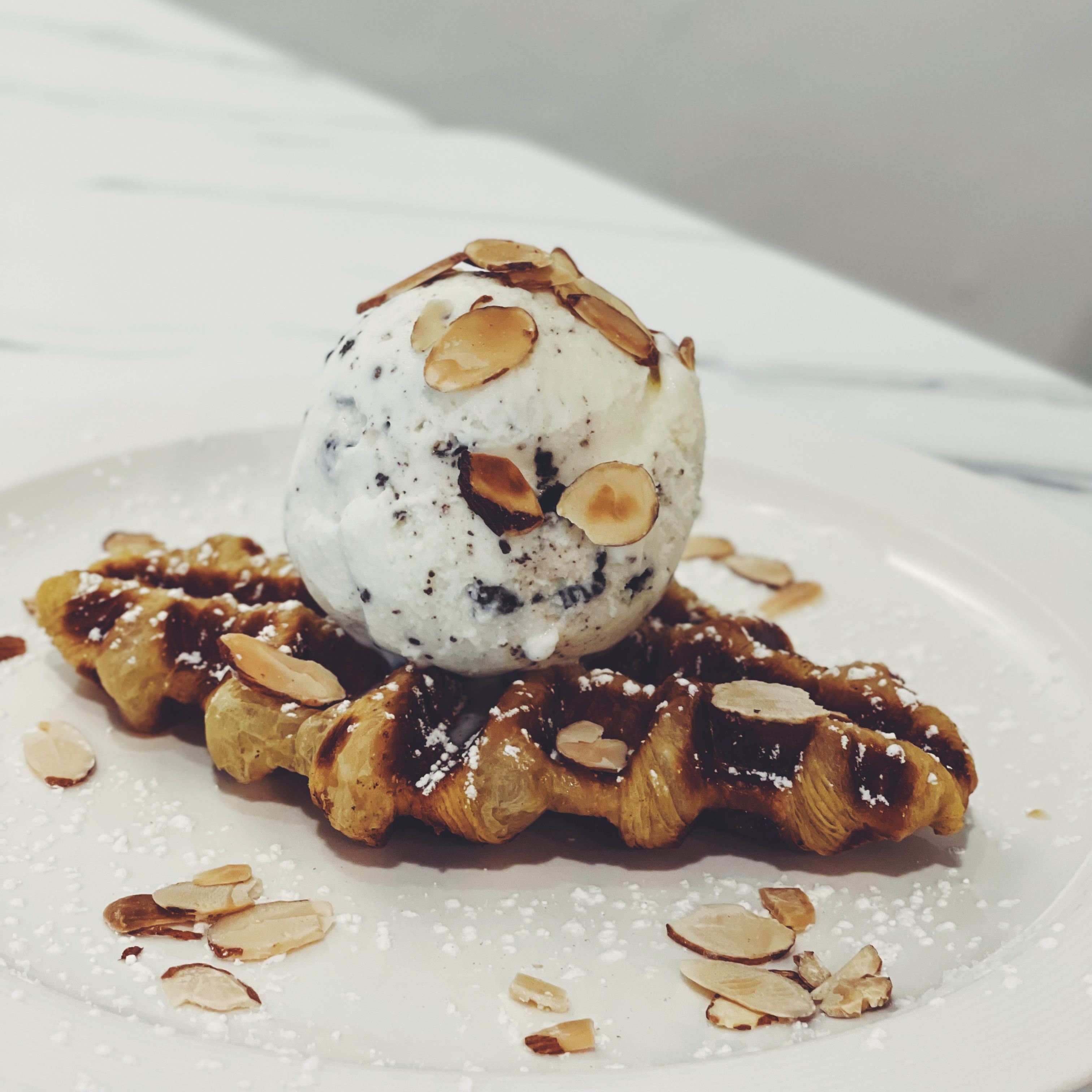 1 x Croffle + 1 x Single Scoop Ice Cream at Desert Dessert - Get Deals, Cashback and Rewards with ShopBack GO