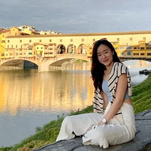 Nicole Loo