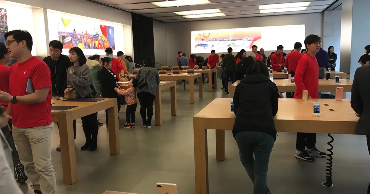 iPhone 17 Trade-In at Verizon, AT&T, and Best Buy 2026