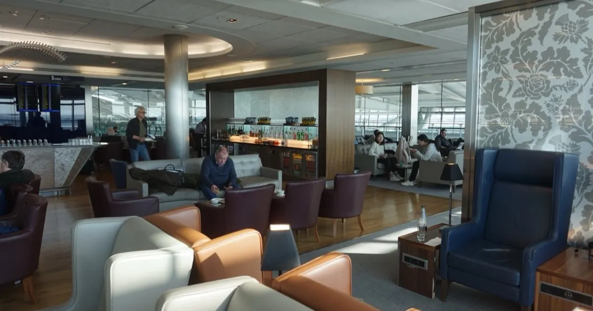Chase Sapphire vs Amex Platinum vs Capital One Venture X for Fall Flights 2026