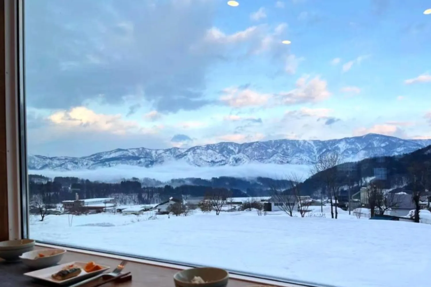 static content image