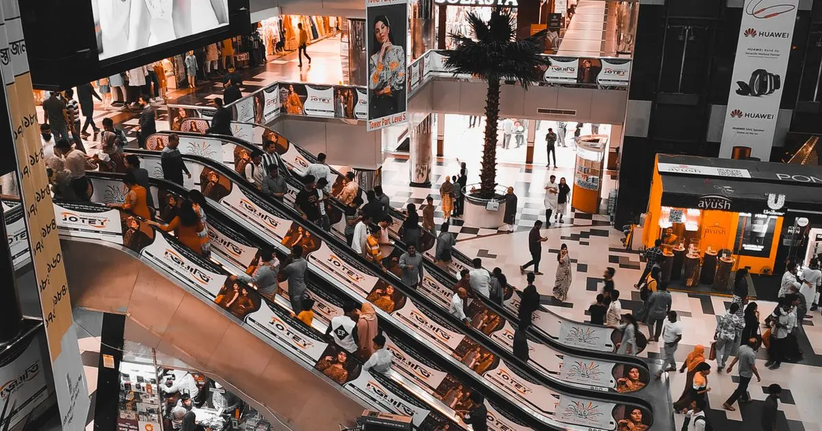 Designer Outlet vs Full Price vs Online: Where Australians Get the Best Deal on Fashion