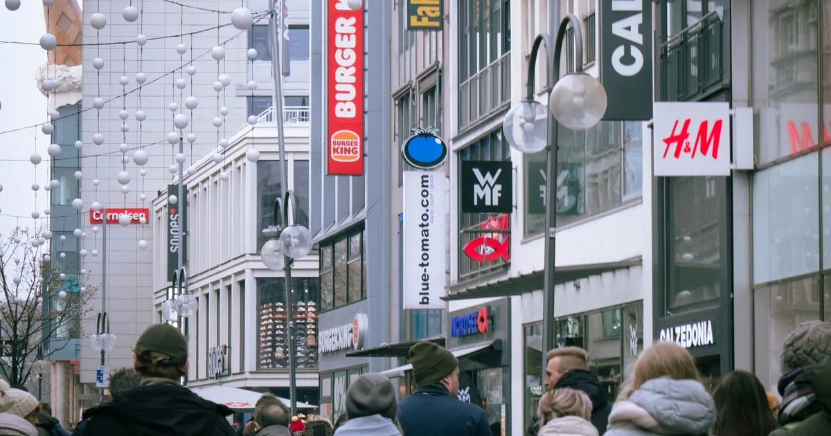 Uniqlo Australia vs Uniqlo Japan: How Much You Save on a Tokyo Wardrobe Trip in 2026