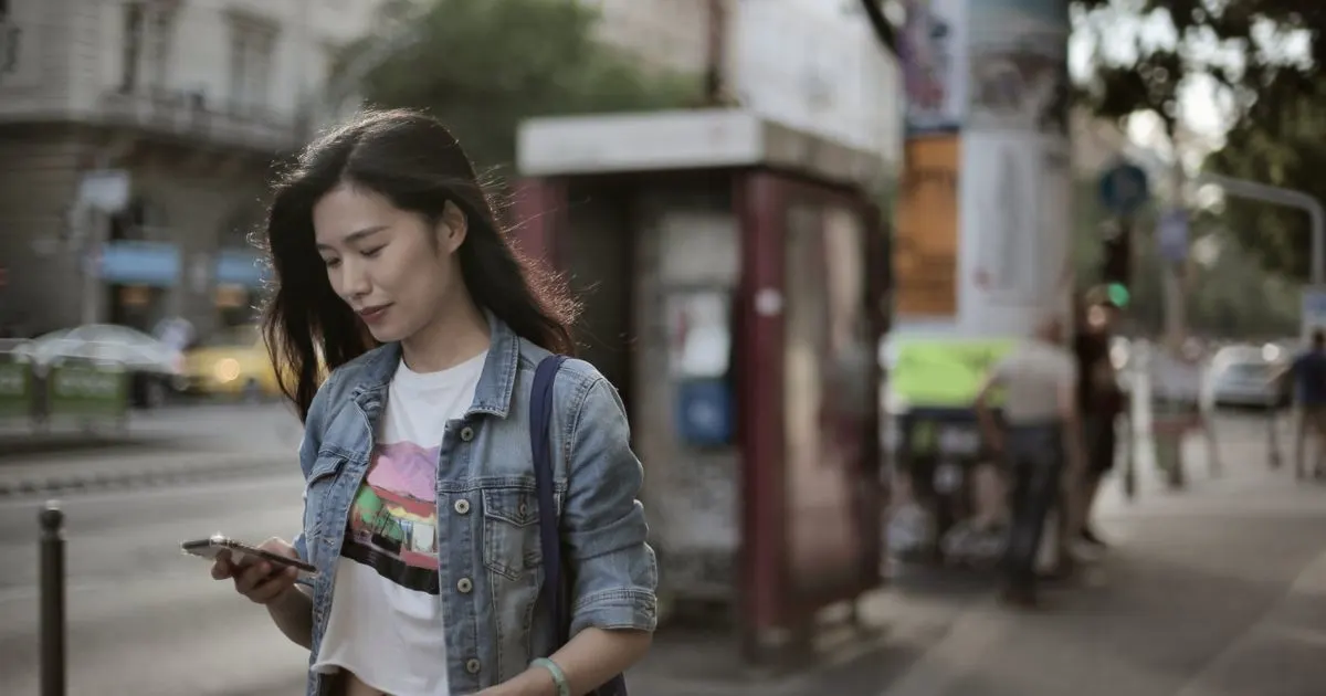 Singtel vs StarHub vs M1 vs Circles.Life Mobile Plans 2026: The Honest SG Telco Comparison