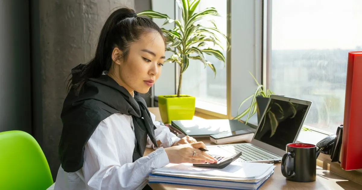 SRS vs CPF Top-Up: Which Saves You More Tax in Singapore?