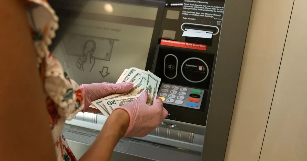 Do Singapore Credit Cards Charge Foreign Transaction Fees? Which Ones to Avoid Overseas