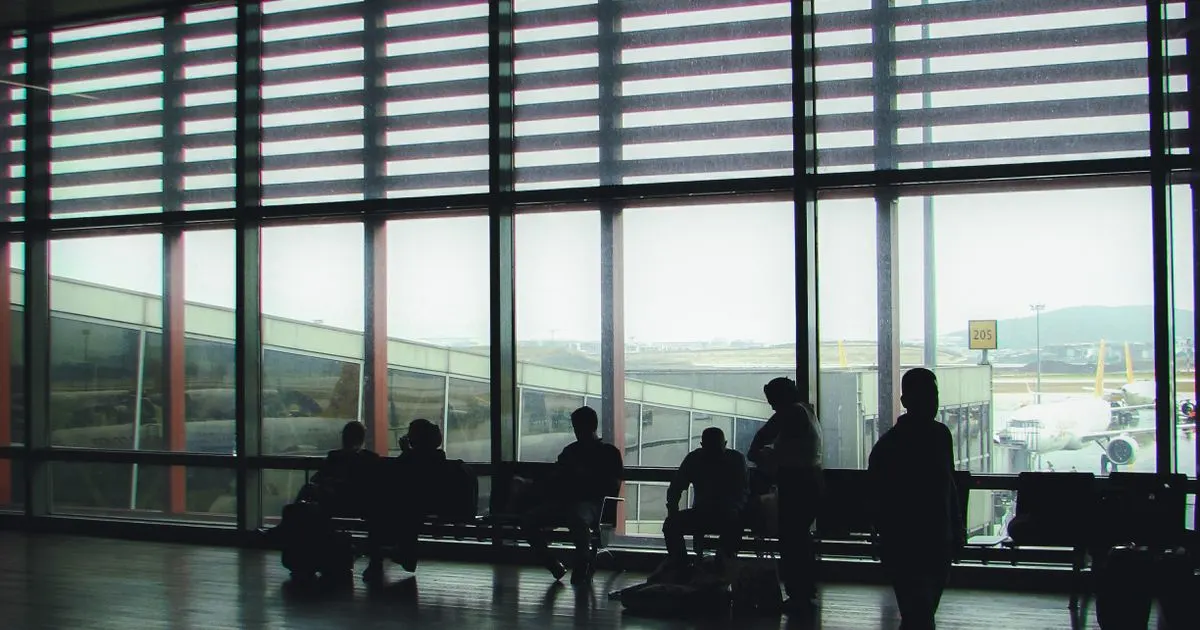 Is Expedia Cheaper Than Booking Through the Airline? A 2026 Decision Framework for US Flyers