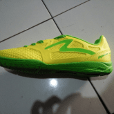 sepatu futsal Specs cyanide original